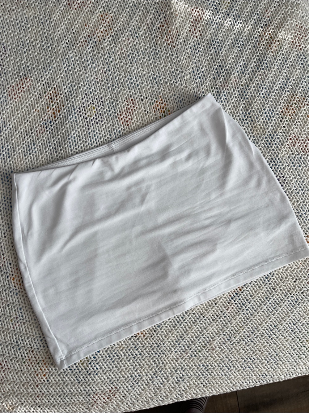 Aritzia Contour mini skort